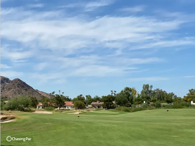 Chasing Par plays Camelback Golf Course in Scottsdale Arizona Michael Leonard Goes Golfing Approach from Fairway 1 768x575